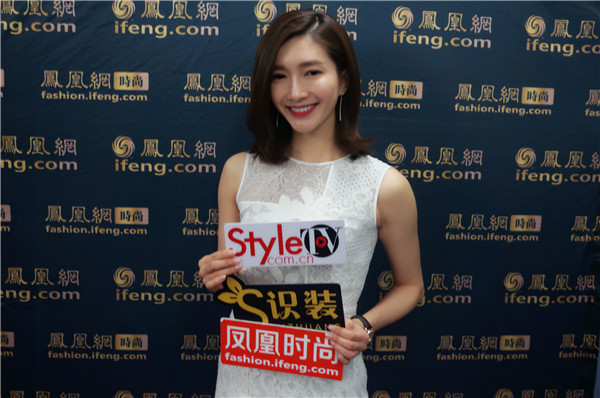 飛亞達(dá)巴塞爾鐘表展新品揭幕 靳東和江疏影都來(lái)(圖1) 飛亞達(dá)巴塞爾鐘表展新品揭幕 靳東和江疏影都來(lái)(圖1)