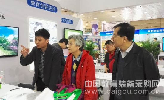 中教股份攜創(chuàng)客教育產(chǎn)品亮相2016河北展 中教啟星亮相2016年河北省教育技術(shù)裝備展示會(huì)(圖3)