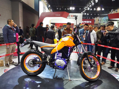 天津展 臺(tái)鈴超級(jí)電摩亮相將取代摩托車節(jié)能減排(圖2) 2_meitu_2.jpg