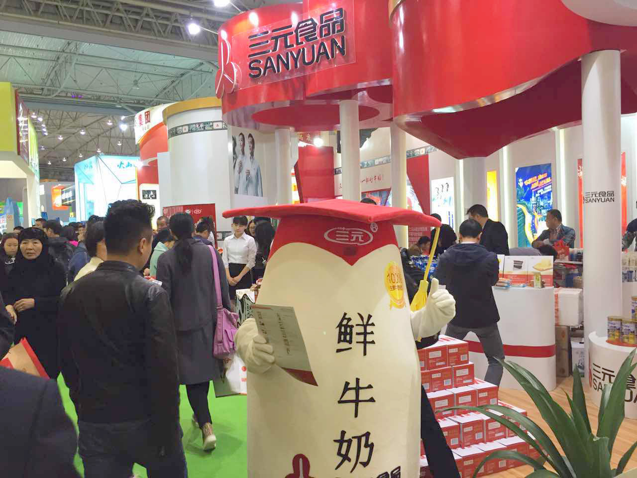 三元股份展60年品牌積淀 亮相春季糖酒會(圖1) 三元股份展60年品牌積淀 亮相春季糖酒會(圖1)