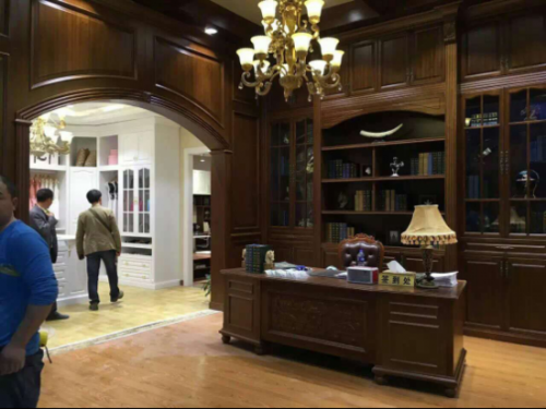 冠特新品來(lái)襲廣州衣柜展 玩實(shí)力賺足了眼球(圖4) 不玩噱頭玩實(shí)力 冠特新品來(lái)襲廣州衣柜展