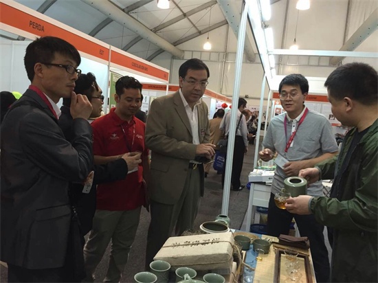 馬來西亞國際清真展 涇陽茯磚茶高調(diào)亮相(圖2) 馬來西亞國際清真展 涇陽茯磚茶高調(diào)亮相(圖2)