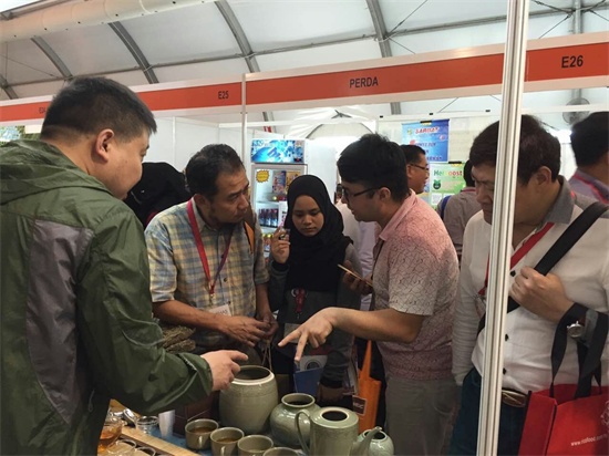 馬來西亞國際清真展 涇陽茯磚茶高調(diào)亮相(圖5) 馬來西亞國際清真展 涇陽茯磚茶高調(diào)亮相(圖5)