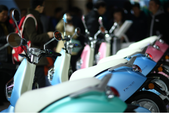 電動車智能化時代愛瑪新款電動車亮相天津展(圖3) \