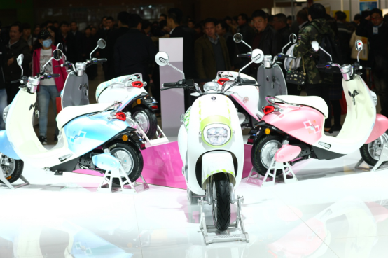 電動車智能化時代愛瑪新款電動車亮相天津展(圖1) \