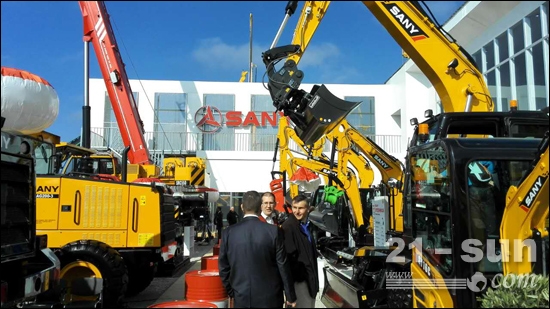挖掘機(jī)是本次展會(huì)亮點(diǎn) 挖掘機(jī)是本次展會(huì)亮點(diǎn)