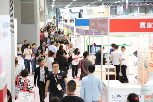 全景相機(jī)在環(huán)球資源電子展 黑科技VR放光彩(圖1) \