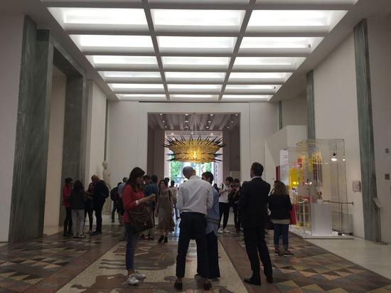 中國(guó)在50多歲的米蘭家具展上扮演什么角色(圖1) 中國(guó)在50多歲的米蘭家具展上扮演什么角色(圖1)