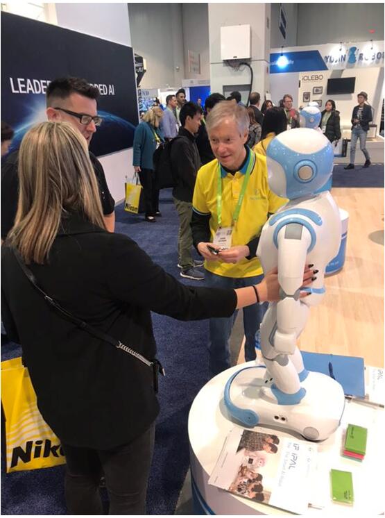 決戰(zhàn)CES 2018 i寶機(jī)器人展露崢嶸(圖2) 決戰(zhàn)CES 2018 i寶機(jī)器人展露崢嶸(圖2)